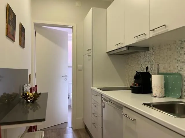 Fantastic 1 Bedroom At Roma Avenue - 1b * 리스본